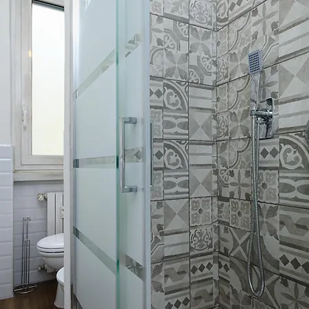 Apartment Sebino 8 - Monolocale Cool Milan